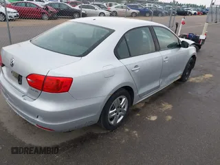2011 Volkswagen Jetta SE с VIN 3VWDZ7AJ2BM348984, выставлен на аукционе IAAI как лот 42503246 с пробегом 77 392 миль миль и . История ставок и продаж доступна на DreamBid. Изображение 4.