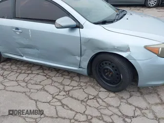 2006 Scion tC z VIN JTKDE167X60130009, wystawiony jako IAAI lot #42174502 z przebiegiem 151 801 mil mil oraz . Historia ofert i sprzedaży dostępna na DreamBid. Obrazek 6.