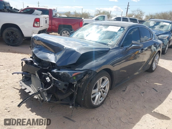 2021 Lexus IS 300 z VIN JTHC81F21M5046836, wystawiony jako IAAI lot #41746130 z przebiegiem 41 806 mil mil oraz . Historia ofert i sprzedaży dostępna na DreamBid. Obrazek 2.