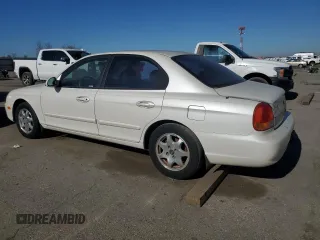 2000 Hyundai Sonata GLS with VIN KMHWF35V5YA300102, listed as a Copart auction lot 88304485 with 176,176 mi miles and Clean Title. Bid and sale history available at carsss.com. Image 2.