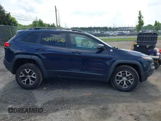 2014 Jeep Cherokee Trailhawk с VIN 1C4PJMBS4EW281449, выставлен на аукционе IAAI как лот 42477320 с пробегом 128 107 миль миль и . История ставок и продаж доступна на DreamBid. Изображение 14.