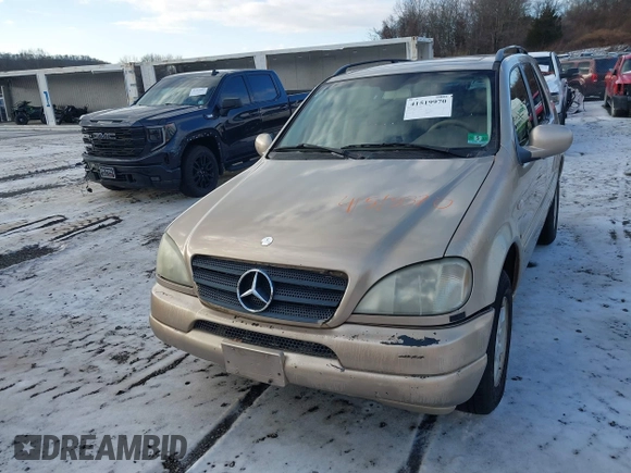 2001 Mercedes-Benz M 320/430/500 with VIN 4JGAB54E91A271230, listed as a IAAI auction lot 41519970 with 229,773 mi miles and . Bid and sale history available at DreamBid. Image 6.