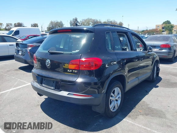 2015 Volkswagen Tiguan SE with VIN WVGAV7AX8FW542393, listed as a IAAI auction lot 42631986 with 132,168 mi miles and . Bid and sale history available at DreamBid. Image 4.