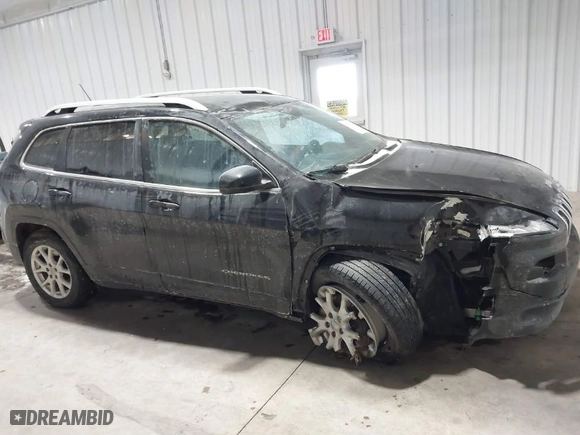 2017 Jeep Cherokee Latitude with VIN 1C4PJMCB7HW590660, listed as a IAAI auction lot 41611664 with 97,156 mi miles. Bid and sale history available at carsss.com. Image 13.