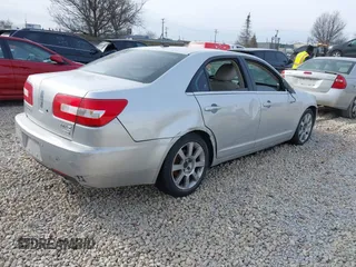 2009 Lincoln MKZ z VIN 3LNHM28T49R605620, wystawiony jako IAAI lot #41529528 z przebiegiem 208 321 mil mil oraz . Historia ofert i sprzedaży dostępna na DreamBid. Obrazek 4.