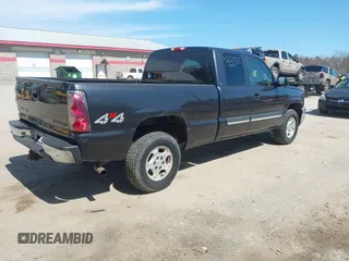 2004 Chevrolet Silverado 1500 Z71 with VIN 2GCEK19T041152888, listed as a IAAI auction lot 42121958 with 109,050 mi miles. Bid and sale history available at carsss.com. Image 4.