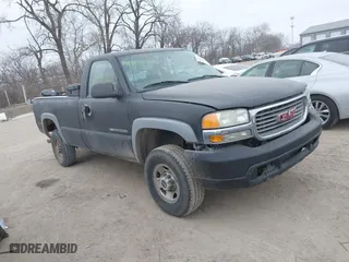 2006 GMC Sierra 2500HD Work Truck with VIN 1GTHC24U46E188844, listed as a IAAI auction lot 41237322 with 408,949 mi miles. Bid and sale history available at carsss.com. Image 1.