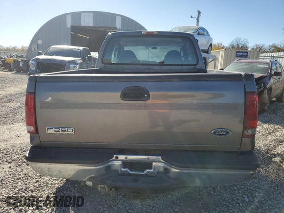 2005 Ford F-250 XL with VIN 1FTNX20575EC72208, listed as a Copart auction lot 80670874 with 215,484 mi miles and Salvage title. Bid and sale history available at DreamBid. Image 6.