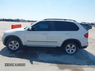 2012 BMW X5 35d z VIN 5UXZW0C57CL672538, wystawiony jako IAAI lot #41967268 z przebiegiem 141 996 mil mil oraz . Historia ofert i sprzedaży dostępna na DreamBid. Obrazek 14.