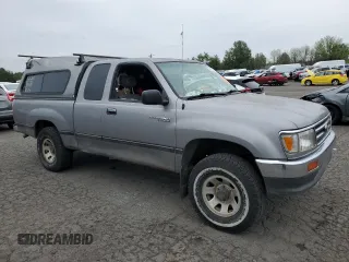 1996 Toyota T100 DX z VIN JT4UN22D1T0019000, wystawiony jako Copart lot #55930744 z przebiegiem 253 849 mil mil oraz Szkody całkowita. Historia ofert i sprzedaży dostępna na DreamBid. Obrazek 4.