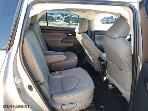 2021 Toyota Highlander XLE with VIN 5TDGZRAHXMS082996, listed as a Copart auction lot 52642695 with 53,483 mi miles and Salvage Title. Bid and sale history available at carsss.com. Image 11.
