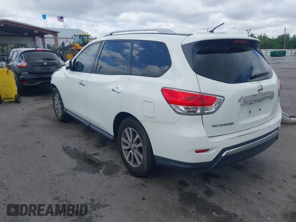 2016 Nissan Pathfinder S with VIN 5N1AR2MN5GC613411, listed as a IAAI auction lot 41930651 with 277,992 mi miles and . Bid and sale history available at DreamBid. Image 3.