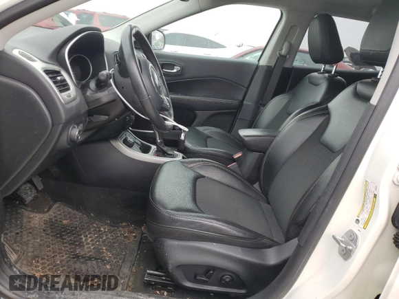 2018 Jeep Compass Latitude z VIN 3C4NJDBBXJT398962, wystawiony jako Copart lot #51568285 z przebiegiem 102 452 mil mil oraz Czysty tytuł • Clean title. Historia ofert i sprzedaży dostępna na DreamBid. Obrazek 7.