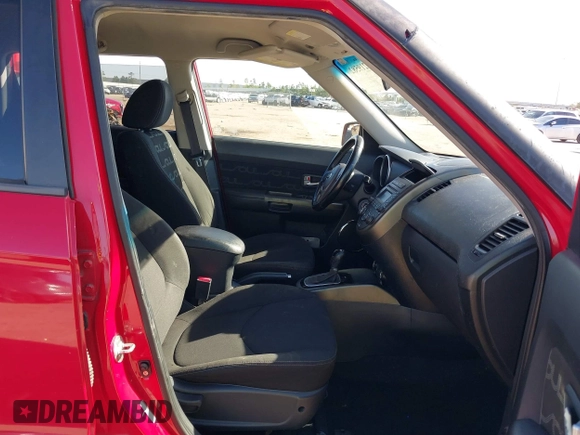 2013 Kia Soul ! with VIN KNDJT2A60D7569910, listed as a IAAI auction lot 41219582 with 125,015 mi miles. Bid and sale history available at carsss.com. Image 5.