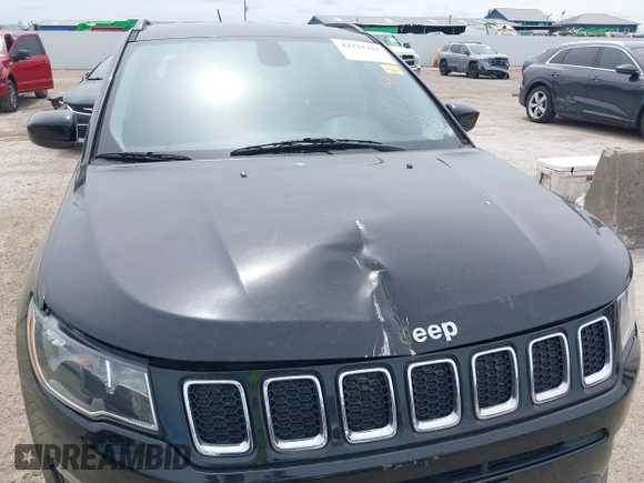 2018 Jeep Compass Latitude with VIN 3C4NJCBB6JT108842, listed as a IAAI auction lot 42221324 with 112,046 mi miles and . Bid and sale history available at DreamBid. Image 6.