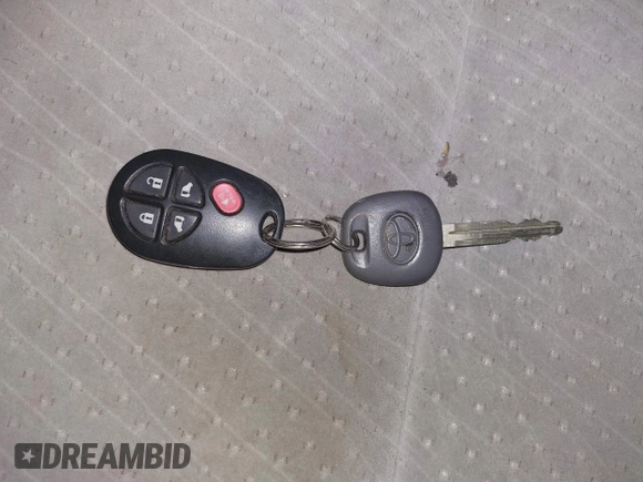 2019 Toyota Sienna LE Auto Access Seat with VIN 5TDKZ3DC9KS015195, listed as a IAAI auction lot 41586900 with 74,132 mi miles and . Bid and sale history available at DreamBid. Image 11.