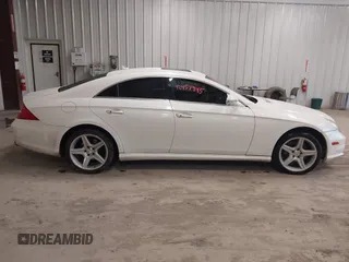 2008 Mercedes-Benz CLS 550 z VIN WDDDJ72XX8A130056, wystawiony jako IAAI lot #42457945 z przebiegiem 111 662 mil mil oraz . Historia ofert i sprzedaży dostępna na DreamBid. Obrazek 13.