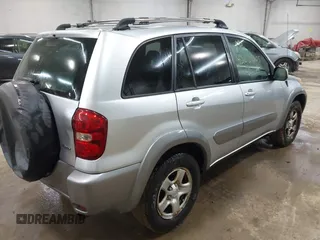2005 Toyota RAV4 with VIN JTEHD20V456038202, listed as a IAAI auction lot 42038105 with 231,942 mi miles. Bid and sale history available at carsss.com. Image 4.