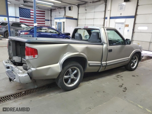 2000 Chevrolet S-10 LS with VIN 1GCCS14W6YK297867, listed as a Copart auction lot 88991925 with 189,214 mi miles and Salvage Title. Bid and sale history available at carsss.com. Image 3.