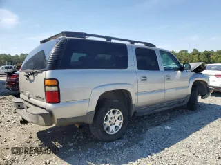 2005 Chevrolet Suburban LS with VIN 3GNFK16Z65G170437, listed as a Copart auction lot 70269704 with 322,030 mi miles and Salvage Title. Bid and sale history available at carsss.com. Image 3.