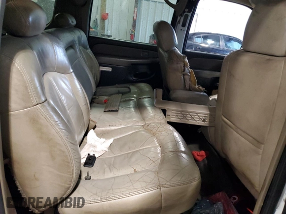 2001 Chevrolet Suburban LS with VIN 3GNEC16T21G268430, listed as a Copart auction lot 70999894 with 358,095 mi miles and Salvage Title. Bid and sale history available at carsss.com. Image 11.