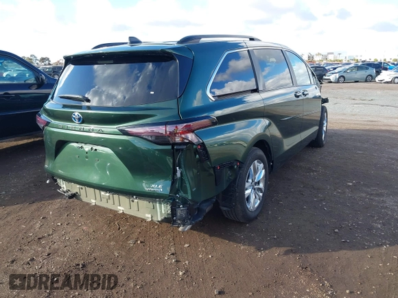 2024 Toyota Sienna XLE with VIN 5TDJSKFC7RS135935, listed as a IAAI auction lot 41409630 with 5,477 mi miles and . Bid and sale history available at DreamBid. Image 4.