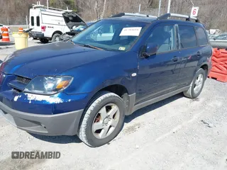 2003 Mitsubishi Outlander XLS with VIN JA4LX41G13U033821, listed as a IAAI auction lot 41784616 with 143,836 mi miles. Bid and sale history available at carsss.com. Image 2.