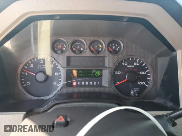 2008 Ford F-250 XL z VIN 1FTSW21Y18EB36076, wystawiony jako Copart lot #50083775 z przebiegiem 187 683 mil mil oraz Nie do naprawy • Non repairable. Historia ofert i sprzedaży dostępna na DreamBid. Obrazek 9.