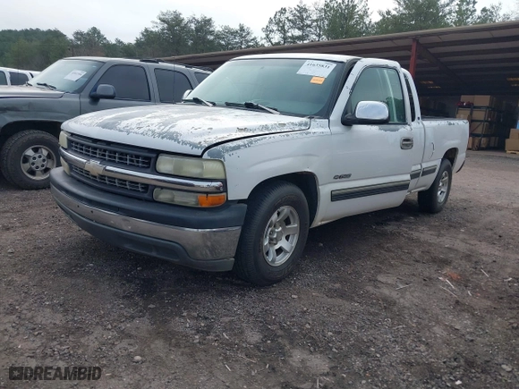 2000 Chevrolet Silverado 1500 LS with VIN 2GCEC19T6Y1245739, listed as a IAAI auction lot 41635831 with 243,638 mi miles. Bid and sale history available at carsss.com. Image 2.