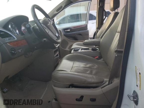 2014 Chrysler Town & Country Touring with VIN 2C4RC1BG9ER359794, listed as a Copart auction lot 86532674 with 128,199 mi miles and Salvage Title. Bid and sale history available at carsss.com. Image 7.