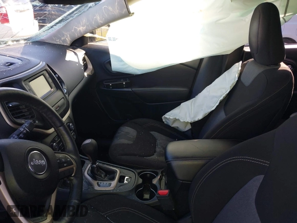2016 Jeep Cherokee Sport with VIN 1C4PJMASXGW359186, listed as a IAAI auction lot 41930264 with 32,581 mi miles. Bid and sale history available at carsss.com. Image 5.