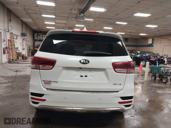 2016 Kia Sorento SX with VIN 5XYPKDA51GG077698, listed as a IAAI auction lot 41501354 with 185,494 mi miles. Bid and sale history available at carsss.com. Image 17.