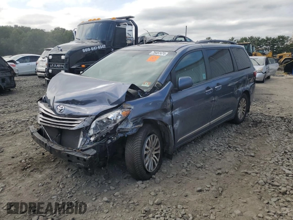 2017 Toyota Sienna XLE Auto Access Seat with VIN 5TDYZ3DCXHS825115, listed as a Copart auction lot 70457474 with Not provided miles and Salvage title. Bid and sale history available at DreamBid. Image 1.