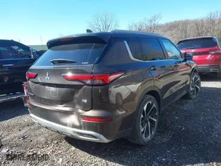 2022 Mitsubishi Outlander SEL with VIN JA4J4VA80NZ070086, listed as a IAAI auction lot 41859066 with 35,982 mi miles. Bid and sale history available at carsss.com. Image 4.