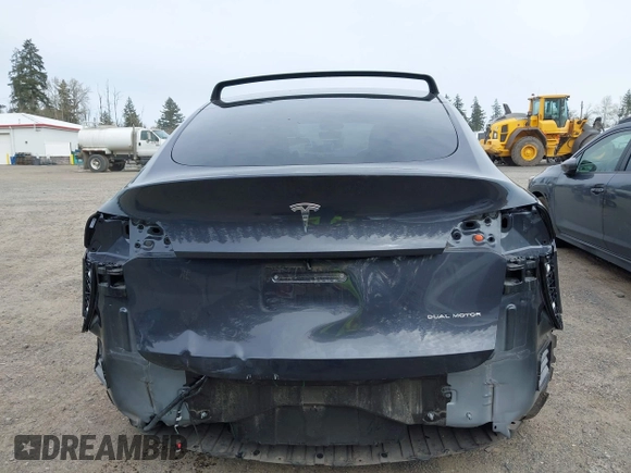 2024 Tesla Model Y Long Range with VIN 7SAYGAEE5RF981789, listed as a IAAI auction lot 41991292 with 21,103 mi miles. Bid and sale history available at carsss.com. Image 17.
