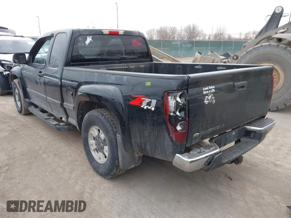 2004 Chevrolet Colorado LS Z71 with VIN 1GCDT196348111137, listed as a IAAI auction lot 41482484 with 236,180 mi miles. Bid and sale history available at carsss.com. Image 3.