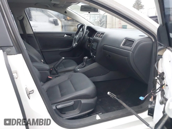 2012 Volkswagen Jetta SE with VIN 3VWDX7AJ2CM356378, listed as a IAAI auction lot 41145401 with 132,301 mi miles and . Bid and sale history available at DreamBid. Image 5.