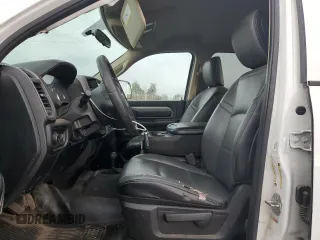 2020 Ram 2500 Tradesman z VIN 3C6UR5CL9LG111003, wystawiony jako Copart lot #48907975 z przebiegiem 220 333 mil mil oraz Szkoda całkowita • Salvage title. Historia ofert i sprzedaży dostępna na DreamBid. Obrazek 7.