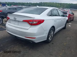 2015 Hyundai Sonata SE z VIN 5NPE24AF2FH008428, wystawiony jako IAAI lot #42106229 z przebiegiem 160 768 mil mil oraz . Historia ofert i sprzedaży dostępna na DreamBid. Obrazek 4.