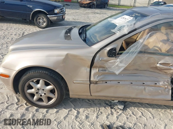 2002 Mercedes-Benz C 230/260/280/320 z VIN WDBRF61J72F207922, wystawiony jako IAAI lot #42557977 z przebiegiem 145 189 mil mil oraz . Historia ofert i sprzedaży dostępna na DreamBid. Obrazek 14.