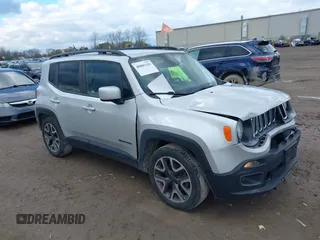 2015 Jeep Renegade Latitude with VIN ZACCJABT9FPB46231, listed as a IAAI auction lot 40805225 with 158,509 mi miles. Bid and sale history available at carsss.com. Image 1.