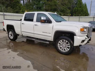 2015 GMC Sierra 2500HD Denali with VIN 1GT120EGXFF591111, listed as a Copart auction lot 74296454 with 92,693 mi miles and Salvage Title. Bid and sale history available at carsss.com. Image 4.