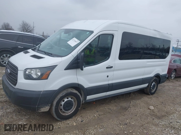 2016 Ford Transit Passenger XL z VIN 1FBZX2CM5GKA82811, wystawiony jako IAAI lot #41733437 z przebiegiem 31 959 mil mil oraz . Historia ofert i sprzedaży dostępna na DreamBid. Obrazek 14.