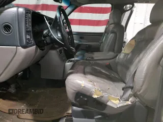 2002 Chevrolet Suburban Z71 с VIN 3GNFK16ZX2G272867, выставлен на аукционе Copart как лот 55130875 с пробегом 199 084 миль миль и Списание • Salvage title. История ставок и продаж доступна на DreamBid. Изображение 7.