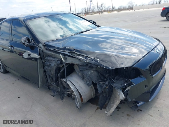 2013 BMW M5 with VIN WBSFV9C54DD095547, listed as a IAAI auction lot 41601733 with 1 mi miles. Bid and sale history available at carsss.com. Image 6.