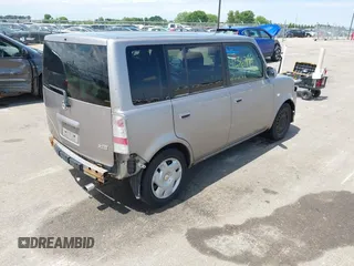 2005 Scion xB z VIN JTLKT324150221300, wystawiony jako IAAI lot #42367179 z przebiegiem 131 368 mil mil oraz . Historia ofert i sprzedaży dostępna na DreamBid. Obrazek 4.