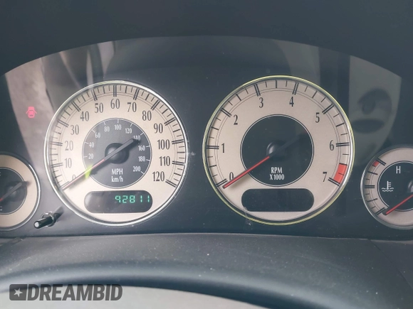 2002 Chrysler Town & Country Limited with VIN 2C8GP64L32R797370, listed as a IAAI auction lot 41715682 with 92,811 mi miles. Bid and sale history available at carsss.com. Image 7.