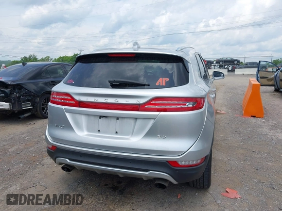 2018 Lincoln MKC Premiere with VIN 5LMCJ1C94JUL08589, listed as a IAAI auction lot 42133449 with 90,827 mi miles and . Bid and sale history available at DreamBid. Image 17.