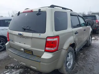 2010 Ford Escape XLT с VIN 1FMCU0D75AKC30529, выставлен на аукционе IAAI как лот 41618067 с пробегом 153 637 миль миль и . История ставок и продаж доступна на DreamBid. Изображение 4.