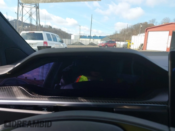 2022 Tesla Model X Plaid z VIN 7SAXCBE6XNF358023, wystawiony jako IAAI lot #41683857 z przebiegiem 42 821 mil mil oraz . Historia ofert i sprzedaży dostępna na DreamBid. Obrazek 16.
